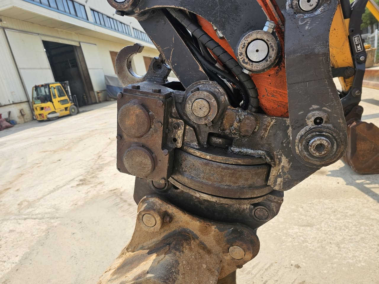 DOOSAN DX55W Wheel Excavator for Sale

Model: DX55W
Year: 2019
Price: KRW 60,000,000
Stock No.: 3148
Working Hours: 11,691 hrs
Attachments: Rotating Link, Grapple, 1 Bucket

Well-maintained DOOSAN DX55W wheel excavator available for export or domestic sale. Equipped with a rotating link and grapple, making it suitable for construction, demolition, landscaping, and material handling work.

📞 Contact: +82-10-2503-5642

Key Features
✔ 2019 Model
✔ 11,691 Working Hours
✔ Rotating Link
✔ Grapple
✔ 1 Bucket Included
✔ Ready for Work

#DX55W #DOOSAN #WheelExcavator #UsedExcavator #ExcavatorForSale #ConstructionEquipment #HeavyEquipment #KoreaUsedExcavator #UsedConstructionMachinery #GrappleExcavator #WheelDigger #MachineryExport #KoreanExcavator #ConstructionMachinery #HeavyMachineryForSale


**إذا كنت صاحب هذا الإعلان وتريد حذفه لأي سبب، رجاءا أرسل رسالة إلى الدعم الفني**