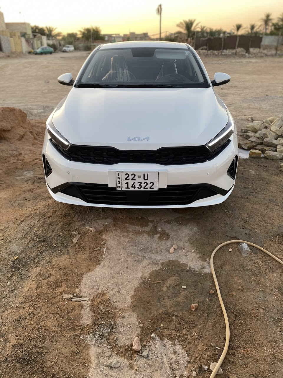 سلام عليكم .  للبيع فقط. K3. 2024               بيه قطعتين ول باقي كفاله عامه من الرصعه  ماشيه 20الف حقيقي.       بعدها على وضع الشركه اربيل بسم شركة شوره وكالة تحويل ماكو مشكلة السعر 127 مكان السياره النجف للستفسار ***********
