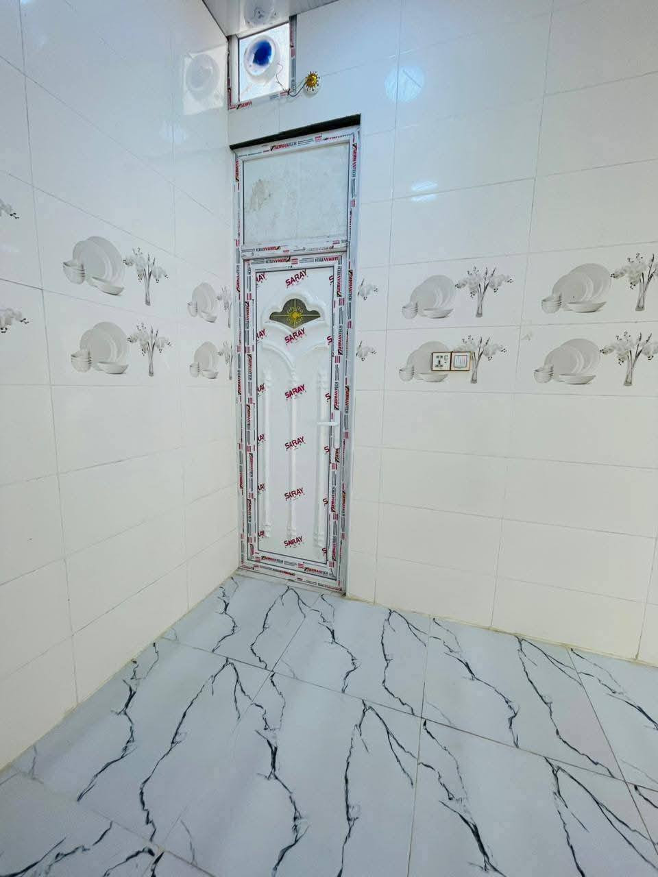 سلام عليكم عندي بيت 100 متر نجف كوفه شارع المطار القديم البناء صب فوق وجوه مسلح نقطه داله القرب مدرسه الاهليه*********** مدرسه  الاهليه السعر المطلوب وبي مجال البيع مستعجل المدرسه الاهليه سيد حاكم السعر خاص ايجار البيع مستعجل اللي يحب راسلني يتصلض
