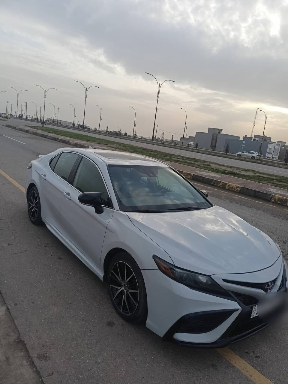 السلام عليكم
⚫️تويوتا كامري 2022 SE Plus 

⚫️محرك  2.500 / فور ويل

⚫️4 سلند  رقم اربيل /بأسمي

⚫️رقم الشاصي مرفق مع المنشور 

⚫️كشن السايق كهربائي

⚫️كشنات جلد

⚫️ثلاث وضعيات للقيادة

SPORT/NORMAL/ECO

⚫️شاشة كبير

⚫️ايرباك وضع شركة

⚫️منافذ شحن سريع + شحن لا سلكي

⚫️شفتات استيرن 

⚫️إشارات بالمري

⚫️ بجم كبس قطعة وحدة صبغ قبغ صندوق

⚫️ السعر اتصل *********** واتساب لمزيد من التفاصيل
