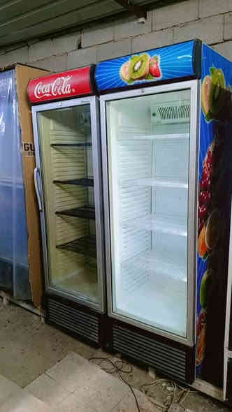 اسلام عليكم عارضات عامودي و افقي يوكر تركي اصلي شرط النضافه وتبريد العنوان بغداد حي البتول الشراي ينتصل ***********
