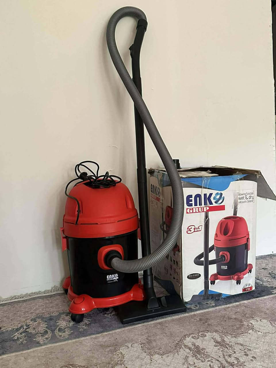 السلام عليكم غراض مستخدمه للبيع جدا نضيفه الكاونتر٤٠٠
الغسالة 175
البراد ٩٠ 
المجمدة ٢٠٠ 
الثلاجة ٢٠٠ 
الفرن ٧٥ 
المكنسة ٥٠ 
الطباخ ١٥٠ 
الغرفة ويه الدوشك ٣٥٠ 
كنتور بابين ٧٥
للاستفسار ***********
