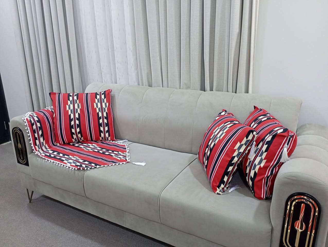 خياطة لمسة بيت للمفروشات 🎀
@خياطة فرشات 🧵 جلسات رمضانيه 🪡 حسب الطلب ✨ 
التوصيل داخل الحمزه الغربي مجاناً 🚙 
#خياطه #فرشات #كوشات #ستائر #جلسات #رمضانيه #محافظات #العراق


**إذا كنت صاحب هذا الإعلان وتريد حذفه لأي سبب، رجاءا أرسل رسالة إلى الدعم الفني**