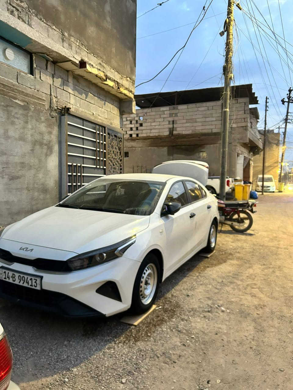 الله مصلي على محمد وآل محمد
سلام عليكم سياره k3مديل 2022سياره خير من الله كير مكينه تبريد تدفئه حداديه سياره ما مخليه بعازه مابيه اي برقي نقص سياره رقم بصره سنويه 2030تنتهي وسياره موجوده بل بصره مكانه المطيحه 
السعر 128وبيها مجال 
***********
