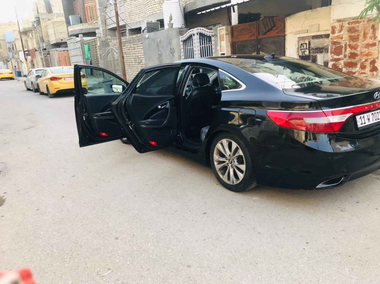 السلام عليكم سياره للبيع ازيرا  مكينه سته فول vip  مديل12 بسمي مكان بغداد بلديات وارد امريكي ***********
