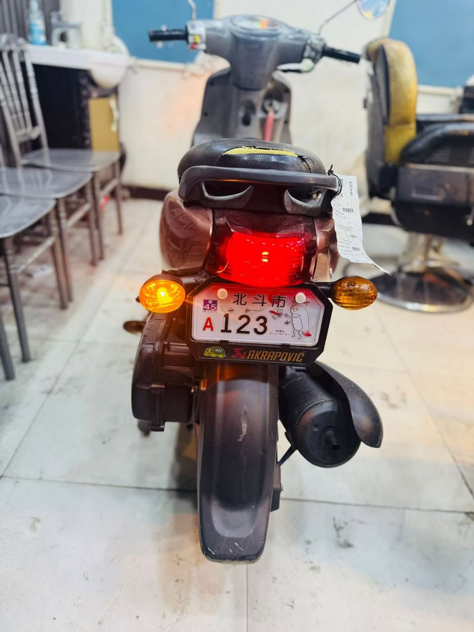 سلام عليكم شباب فله حلوه نضيفه مثل ما شايفهه بصوره دراجه كلهه بلاديه كفر مكينه كهربايات شقاله وكفوله سعر مليون 100 بكاني مدينه الصدر ***********
