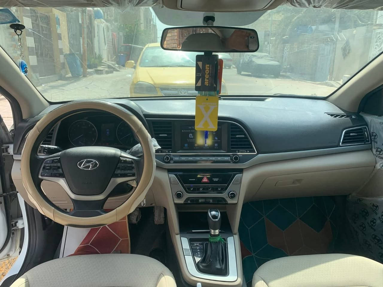 السلام عليكم ورحمة الله وبركاته 
الالنترا موديل 2018 وارد امريكي ضربتها موضحة بالصورة سيارة ماشيه 76 الف حقيقي 
السعر 128 
*********** 
مامتواجد على الماسنجر بس على الرقم
