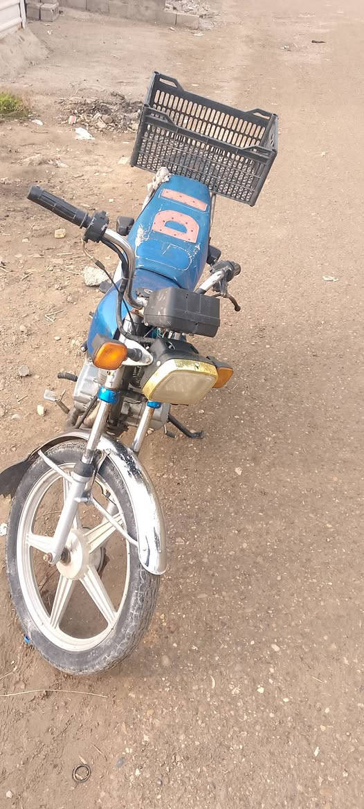 دراجه للبيع نضيفه مكاني ديالى بعقوبة تقاطع الساده ليريدها يخبر اويدلل سعر 200وبيها مجال***********
