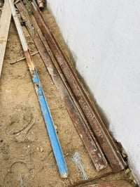 زوايا للبيع قياس مترين 4قطع وقياس متر 3 قطع وزوايا زغار 70 سم ومنهولات...