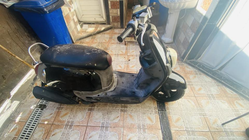 ماكس بوليسي بوشه ٤٩ كفرات بلاديه
نواقصها باتري كيلومتر كتف اشير 
مكان كربلاء حي لوفاء
سعر ٥٠٠ وبيها مجال 
***********
