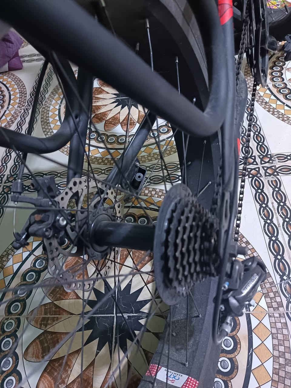 بايسكل دبابة حجم 26 اخو الجديد 7 مكاين سريع وخفيف بلمشي مكاني طويريج السعر 200 وبي مجال ***********
