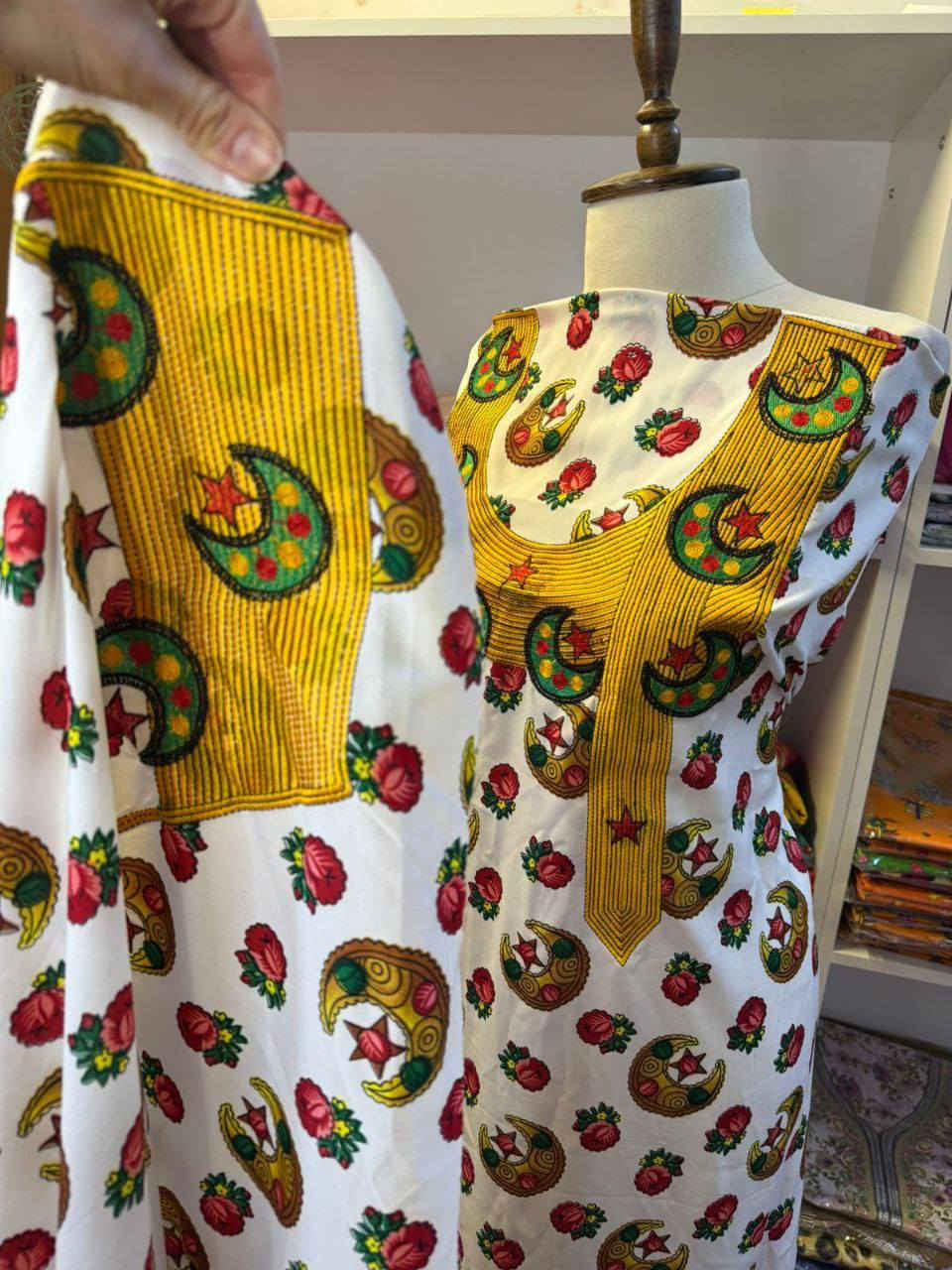 ترند المخور لرمضان 2026😍

مخور خاامه كريب مشغول تطريز الصدر واليد مكينة تطريز متوفر موديلين ....

بدووووون شال

غيييير مخيط

حجم قطعة الام 4 متر 
البنت عرض متر  والطول 130

التجهيز يكون مشكل 

سعر درزن الام 🛑 170 ألف🛑

سعر درزن البنت🛑 145ألف 🛑


**إذا كنت صاحب هذا الإعلان وتريد حذفه لأي سبب، رجاءا أرسل رسالة إلى الدعم الفني**