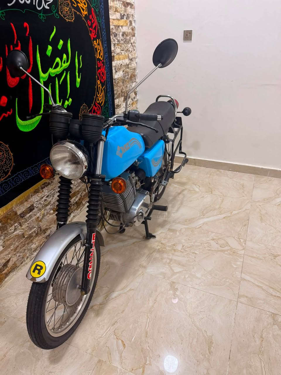 السلام عليكم العزاز MZ 82  بدون سايس 3 شرط فتح دراجه خير من الله كهرباء كله شغال ودراجه شاصي نضيف جداً لحيم فقط بالخشم مناقصه ربع دينار  استفسار اكثر او سعر اتصال ع رقم ***********   واسط الكوت

