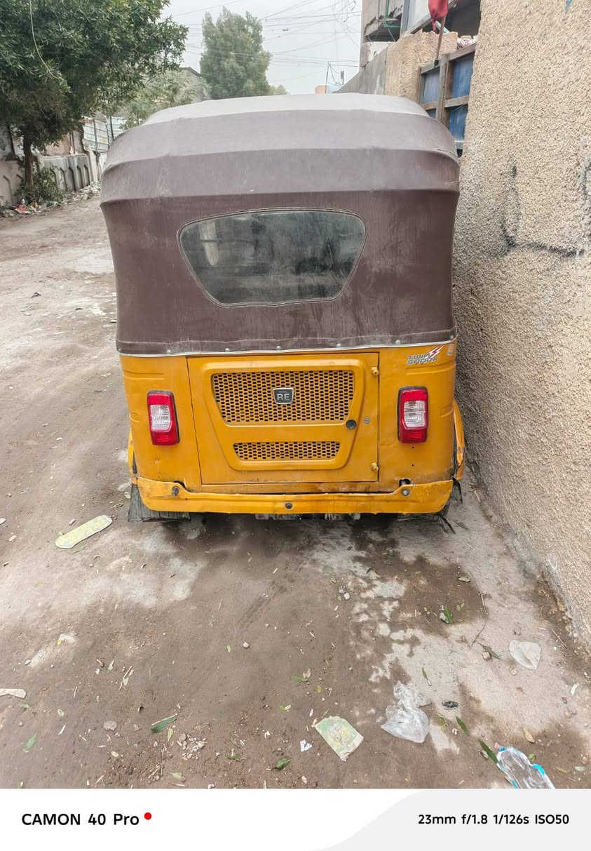 سلام عليكم
تكتك 2021  صفره لونين 
تكتك نظيفه مرقم تحويل ثاني يوم بسمي
بيها بكن و بيها خياسات قليله
بيها طخات و لغد معمر 
٦٦٠٠ سته و ستميه بيها مجال قليل حك الجيه
العنوان الطالبيه علوه زويني 
للتواصل *********** ابو سجاد 
غير متواجد على فيس
