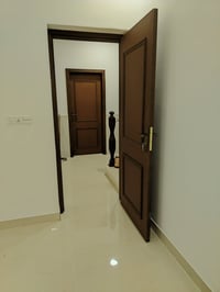 صبغ أبواب • بندقي مطفي • الفرشاة الذهبية