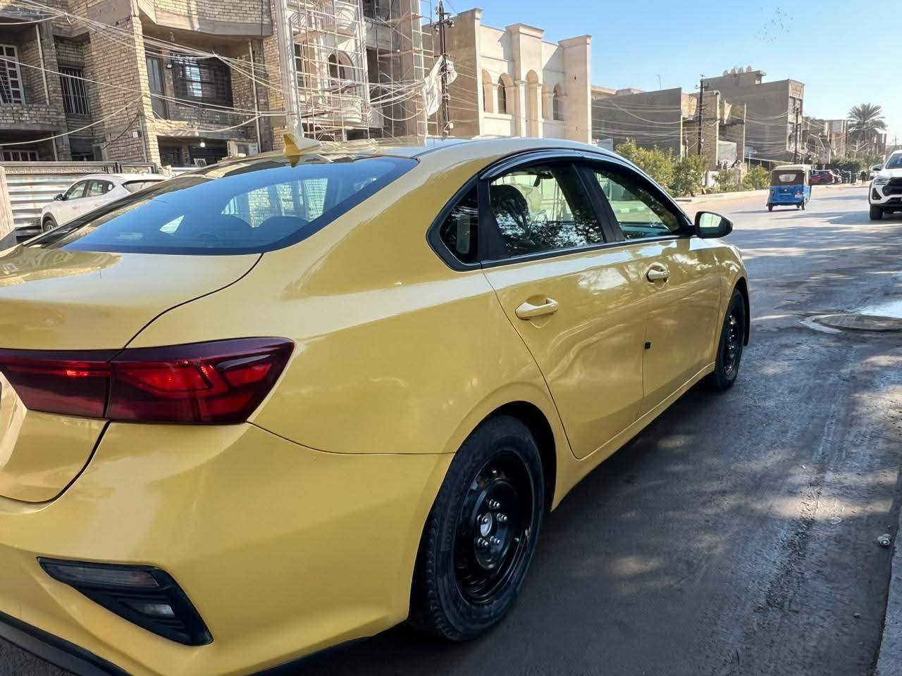 السلام عليكم كية فورتي موديل ٢٠٢٠ وارد أمريكي حادث بنيد وجاملغ وباب السونار موجود الشاصي ملحوم مكينة وكير وحدادية وتبريد مكفول العنوان الامين الثانية شارع النواب السعر ١١٥ وبي مجال شي بسيط الهاتف ***********
