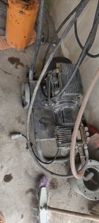يوجد محل غسل كامل للبيع   ماطور غسل 200بار  بطل رغوه  بطل هوه صونده 50...