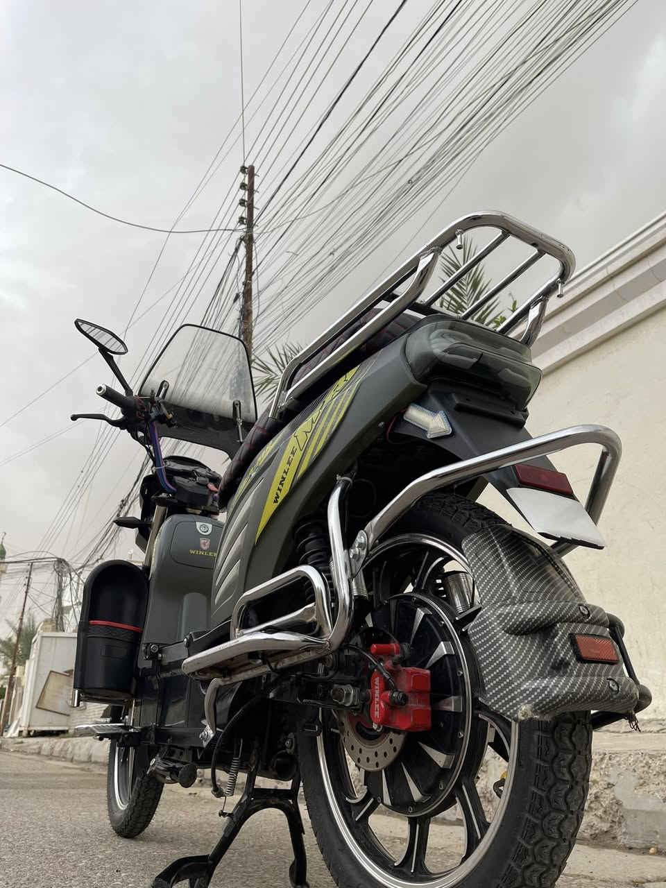 سلام عليكم موطور شحن نوع هارلي نضيف كلش الموطور مستعمل شي قليل بعدة نضيف الموطور ٦بطاريات لايت زنون عالي ناصي بي لونين ابيض اصفر لايت يرجع بگR وبي نشرات مال الشركة الموطور 2025 يحتوي على سماعات بلوتوث داخلية كلش عالية سرعتة 109 بطارياتة الحجم الكبير ويا شاحنة مالتة الموطور سعره 575 وبي مجال التواصل *********** واتساب

