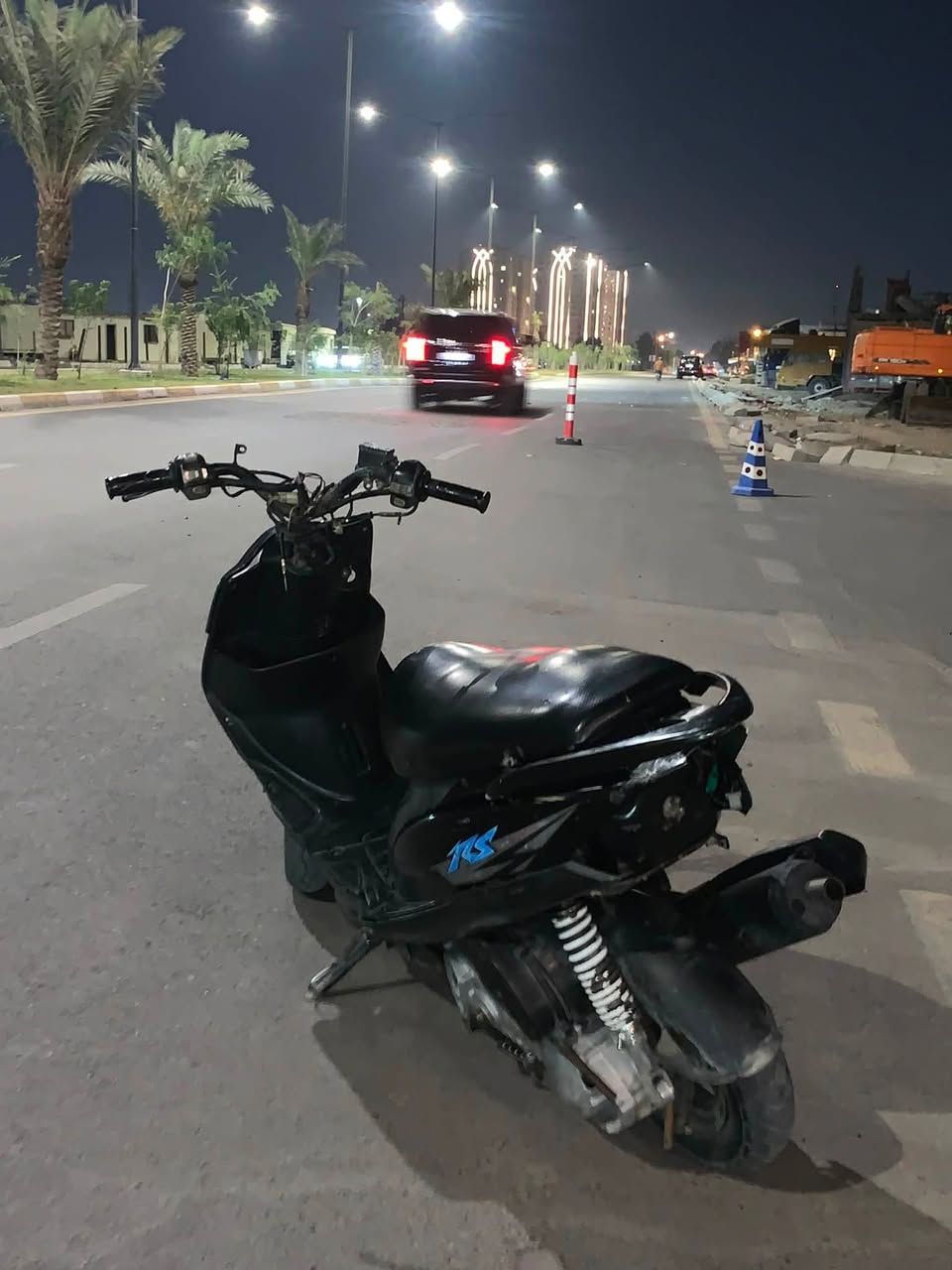 السلام عليكم دراجه ماكس للبيع دراجه نضيفه شوفت عينكم مابيه نقص هنددر واحد السلف شغال بس يرادله بريك خلفي وبريك امامي بل مكان  كهربائيات فول سعر الدراجه 250قفل 🔐 لمو شراي لايتعبني مكاني بغداد حي الجهاد *********** واتساب
