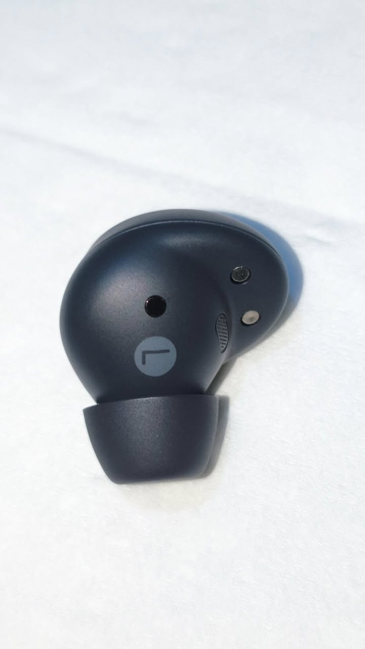 سماعات galaxy buds2 pro اخت الجديدة كاملة الملحقات للبيع 
متوفرة سماعات galaxy buds2 pro أخت الجديدة كاملة الملحقات..سعرهة 90 ألف وبيهة مجال قليل.
للتواصل واتساب: ***********
