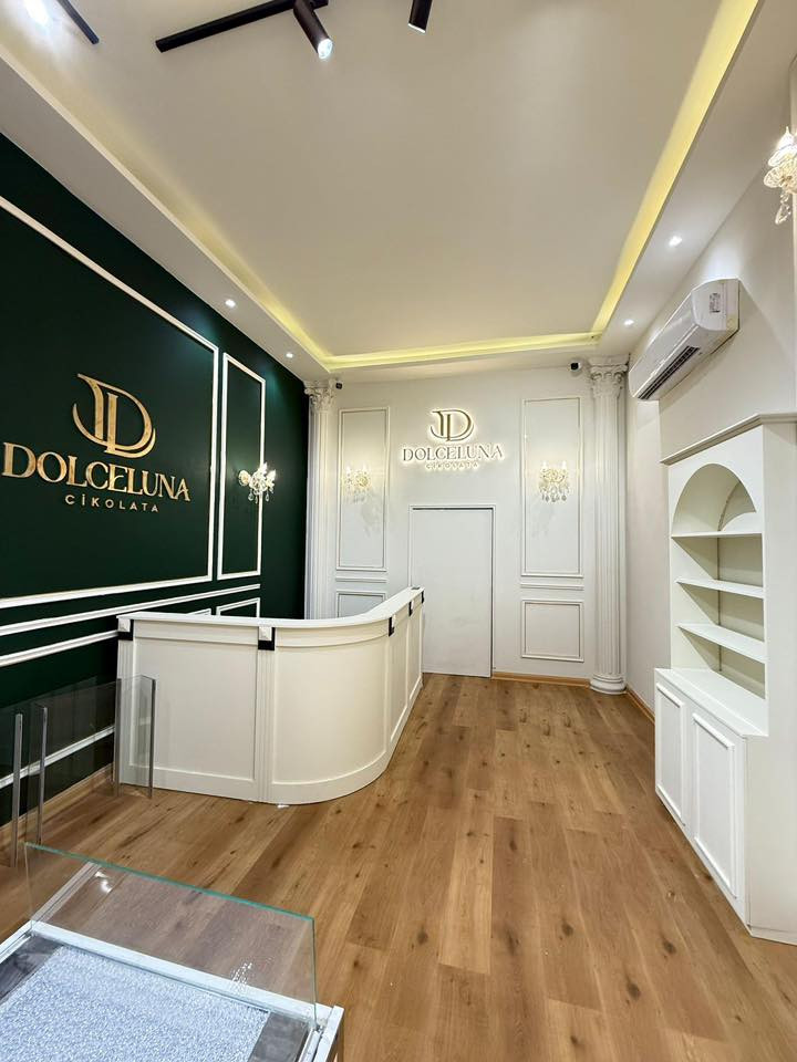 للبيع ديكور vip طراز أوربي كما موضح في الصور للاستفسار الاتصال على الرقم ***********
