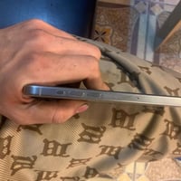 السلام عليّكم ايفون ١٥ برو ماكس جهاز مكفول من الفتح او من كلشي بطاريه ...