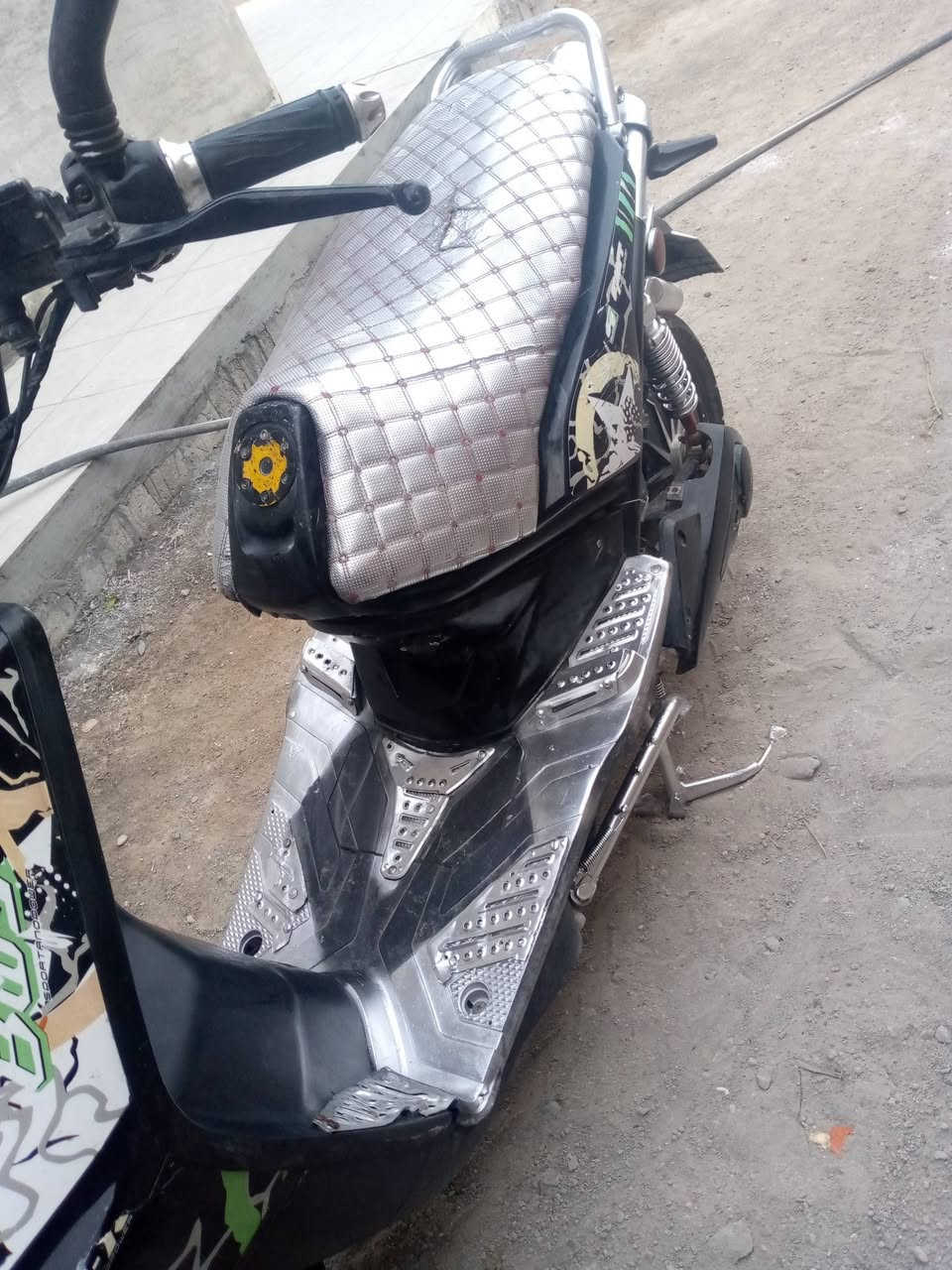 لبيع موطور سكنس 6بطاريات سعر 550 كلشي شقال ***********
