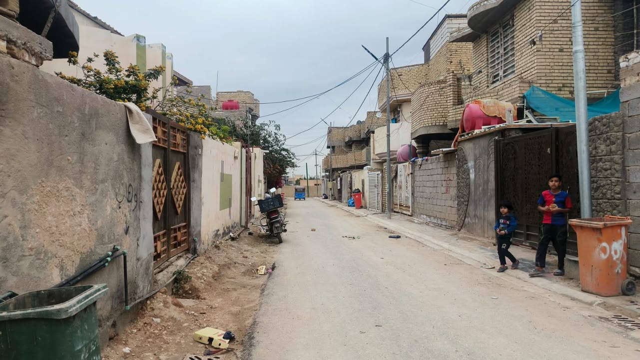 السلام عليكم شباب قطعه للبيع 100متر في منطقه حي الزهراء قرب مدرسه رمضان الخير كامل خدمات ماء ومجاري وتبليط ابيعك مكاتبه راعي القطعه جيراني للاستفسار أتصل على الرقم ***********
