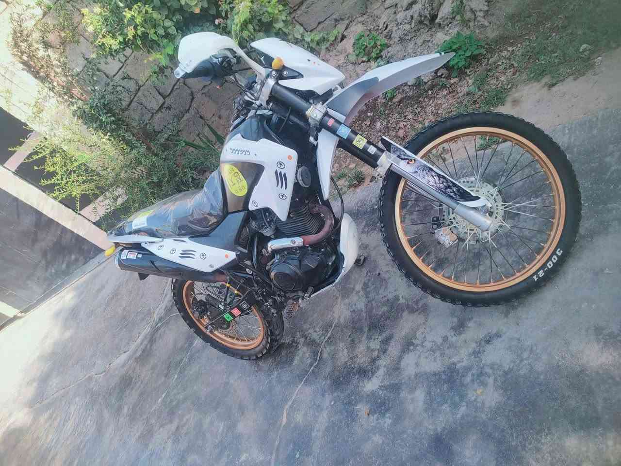 السلام عليكم قفاز للبيع
موديل 20
سولنك
محرك 200 معمر جديد كامل
شغل ومش
السعر 650بي مجال
***********
