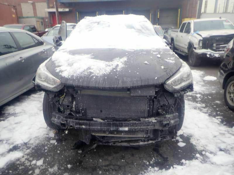 السلام عليكم
سنتافي للبيع موديل 2017 وارد امريكي كراند 3قطع صبغ 

6ستندر 

الرقم ***********
