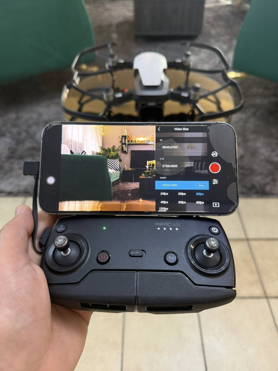 اصدار ماڤيك اير Mavic Air 

كاملة مع جميع الملحقات 

منصة شحن بطاريات 
شاحنة اصلية DJI 
بطاريات عدد 2 
واحد بعدة بالليبل مو مستعمل 
تصوير 4K
بدقة 3840/2160
تصوير فوتو / فول HD
درع ريش ( مانع صدمات ) تكدر تطيرها بدونة جدا طبيعي 
Ultrasonic حساس مستشعر الارتفاع 

نضام Vision Positioning / Sensors 
يساعد الدرون يثبت نفسه بالجو بدون GPS
يمنع الانجراف (drifting) ويحافظ على الثبات

جميع التفاصيل مرفقة بالصور 

السعر : 380 الف 
المكان بغداد 
لا يوجد توصيل (( لا يوجد )) 
اني هااوي مو صاحب بيج ماعندي اي تعامل مع شركات التوصيل


**إذا كنت صاحب هذا الإعلان وتريد حذفه لأي سبب، رجاءا أرسل رسالة إلى الدعم الفني**