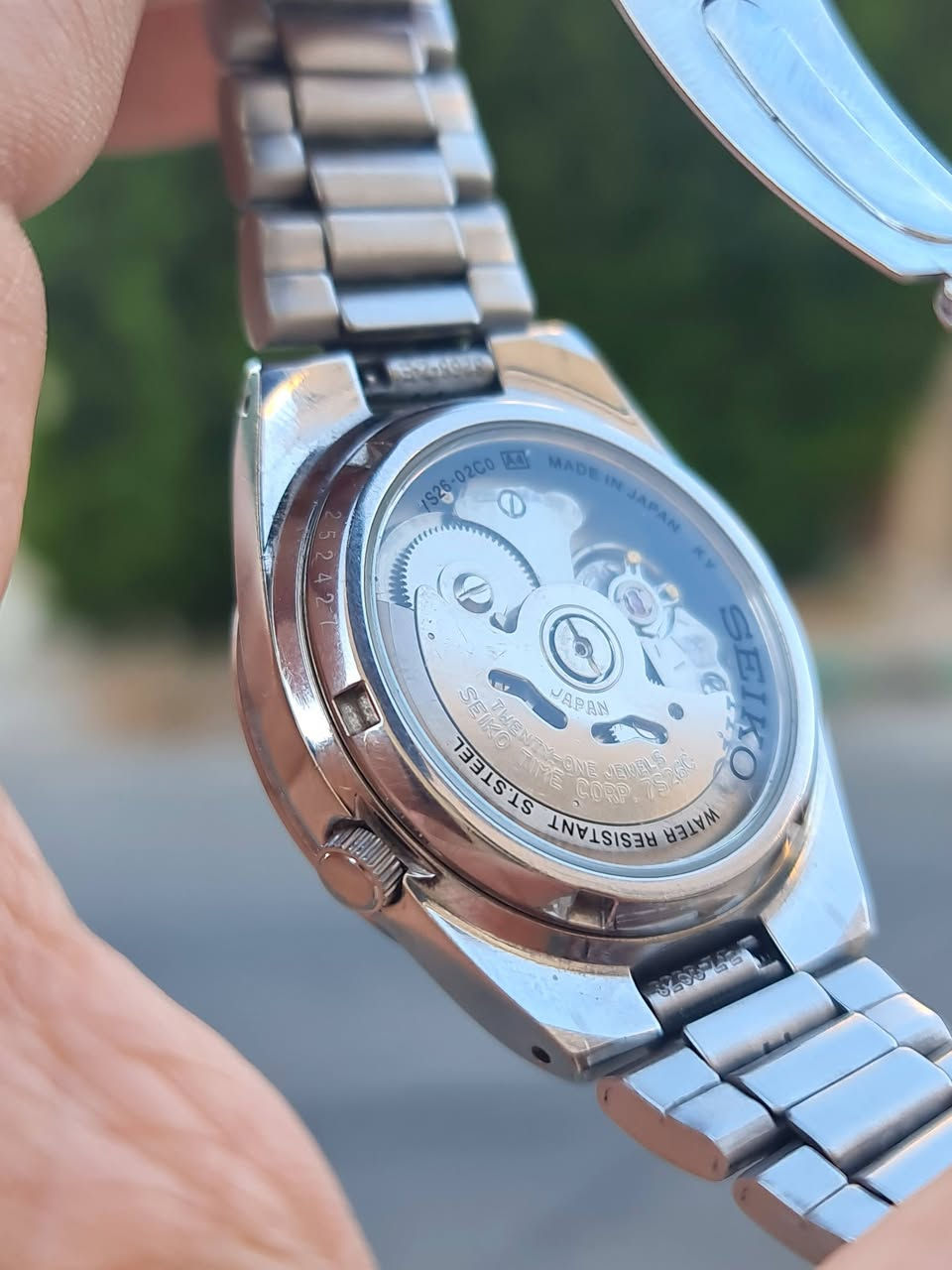 🚨🔥 فرصة نادرة لا تعوّض لعشّاق الفينتج 🔥🚨

SEIKO AUTOMATIC VINTAGE 🇯🇵 MADE IN JAPAN

⌚️ أناقة كلاسيكية أصيلة بتفاصيل دقيقة لعشّاق الذوق الراقي

✨ الحالة: نظيفة جداً – مخزنة – شبه جديدة

✨ من النوادر اللي صعب جداً تلاقيها بهيك حالة

✨ الماكينة: أوتوماتيك – Automatic Movement

✨ عدد الجواهر: 21 Jewels 💎

✨ ماكينة مكشوفة (Skeleton Caseback) – عرض حي لجمال الماكينة 🔥

✨ نظام 24 ساعة (24H) مثل الموضح على الميناء

✨ إضاءة ليلية LUMINOUS – وضوح كامل بالظلام 🌙

✨ عرض اليوم والتاريخ (عربي / إنجليزي)

🔑 مفتاح جانبي (Crown) – تحكم دقيق بضبط الوقت والتاريخ بكل سلاسة 👌

✨ ستانلس ستيل كامل – متانة وأناقة

💥 قطعة تجمع بين الندرة والفخامة… ومثالية لهواة الجمع والتميّز
⚠️ هيك ساعة بهيك نظافة ما بتتكرر… والفرصة سريعة
📩 تواصل خاص للحجز قبل ما تروح 👌

للبيع بسعر مغري🔥🔥🔥
 والله يبارك لصاحب النصيب 🌹❤️

للتواصل على الرقم التالي او على الخاص 0795472588

✨️⌚️يرجى متابعة الصفحه لكي يوصلكم كل ما هو جديد ✨️⌚️


**إذا كنت صاحب هذا الإعلان وتريد حذفه لأي سبب، رجاءا أرسل رسالة إلى الدعم الفني**