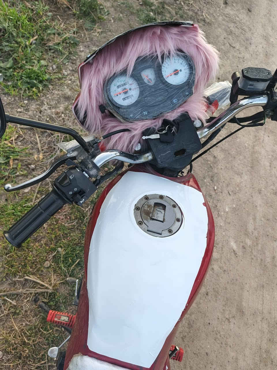 سلام عليكم سايم للبيع بدون اوراق نقصه استانه وصفاحيه فقط سعره 600 وبي مجال مكاني الخالديه ***********
