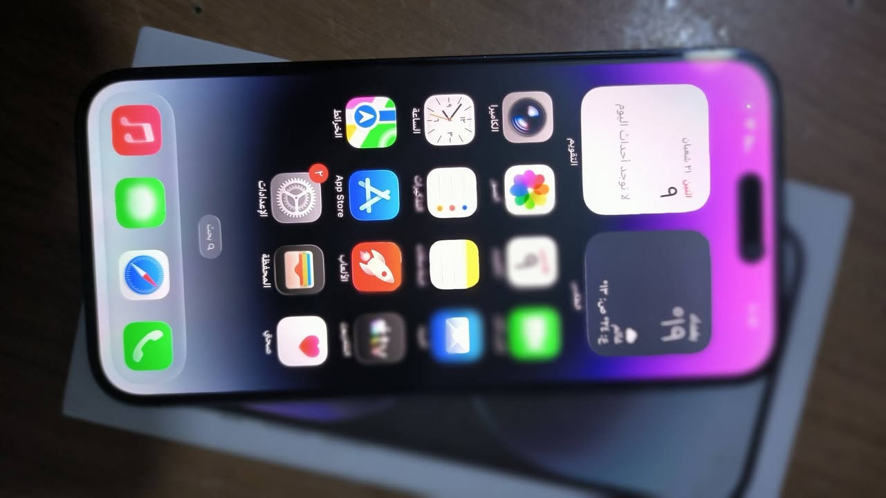 السلام عليكم للبيع ايفون 14 برو ماكس بطارية 82 السعر 750 وبي مجال ***********
