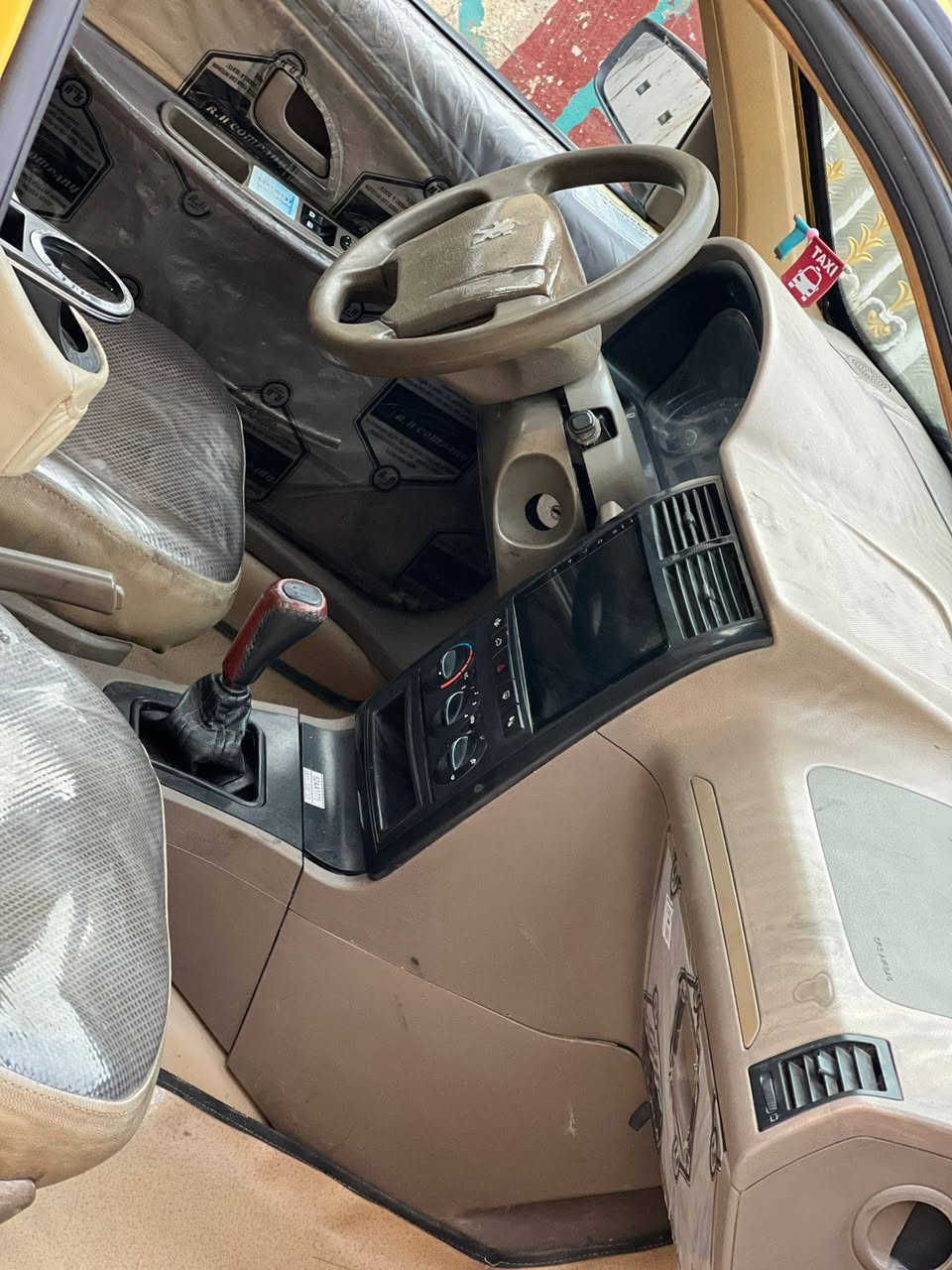 سلام عليكوم.  لبيع. بيجو  لميس مديل 2016.      سيارة بسمي. رقم. نكليزي.  مكينة اوكير.  مكفولات. صدر مامي خلفي. جديد. تخم تاير جديد. تبريد تتفئة. كلهة شغالة. مكفولة من لحادث  بيهة بس.  طخة خفية بل. جملغ خلفي شبر. غيرهة مكفولة مكان بغداد كمالية.  السعر.  43 وبيهة مجال. الستفسار ***********
