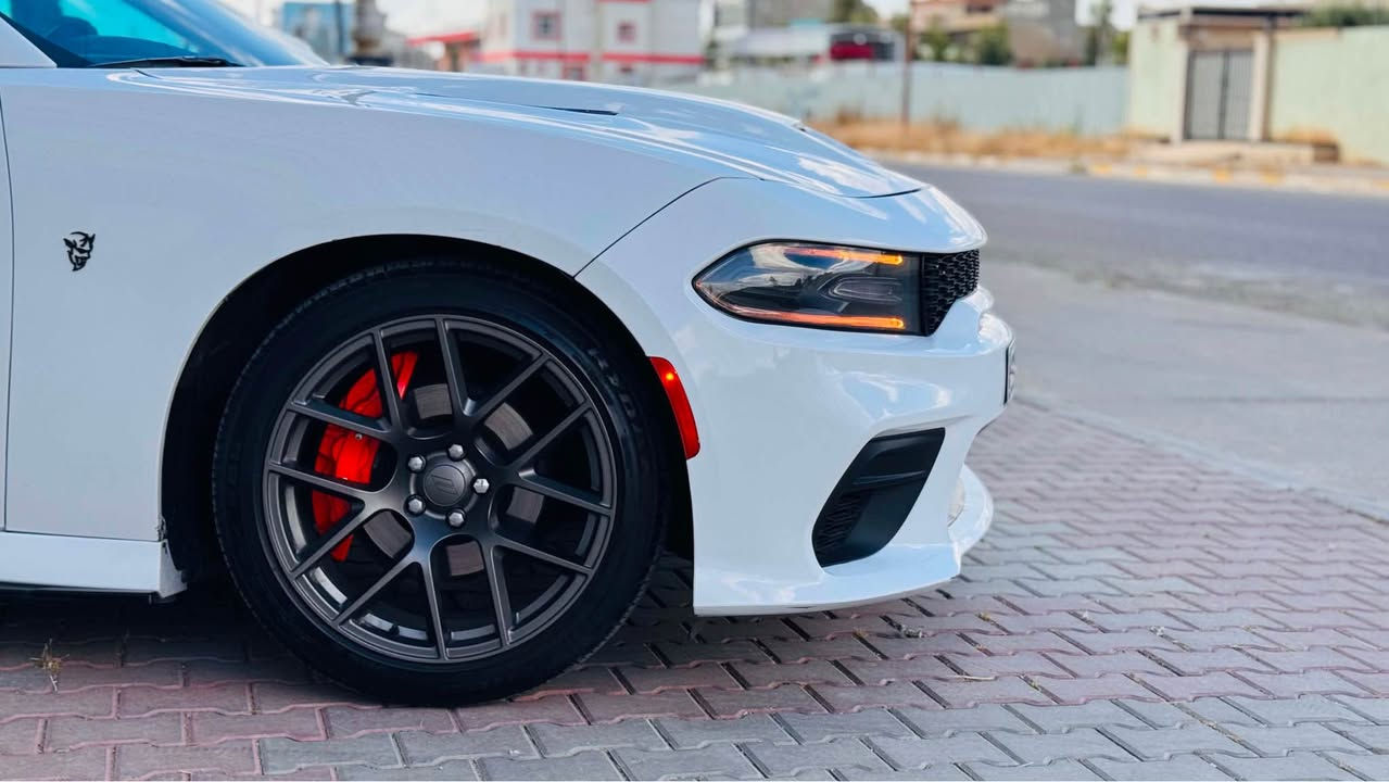 سلام عليكم
dodge charger model 2015  للبيع
گير و محرك و اكسل كلها بلاد و بشرط ممفتوح
محرك 3.6  ٦ سلندر 
🔥عليها كت SRT كامل 
⚡️لايتات ليد  ٧ الوان   
مواصفات شاشه جبيره و  كشن هيتر سماعات Beats 🛑 و يدات شفت ستيرن و دگمه SPORT 🏁بعد مواصفات 
سياره داخلها و خارجها جديد 🆚
بدون صبغ كلين تايتل بونيد اصلي باقي 
محدث SRT
حداديه ١٠٠‎%‎
مكانها كركوك📍 
فحص و هزه و سنويه و رقم جديد ب اسمي 
السعر 209و بي مجال للطيبين  
*********** كركوك, العراق

