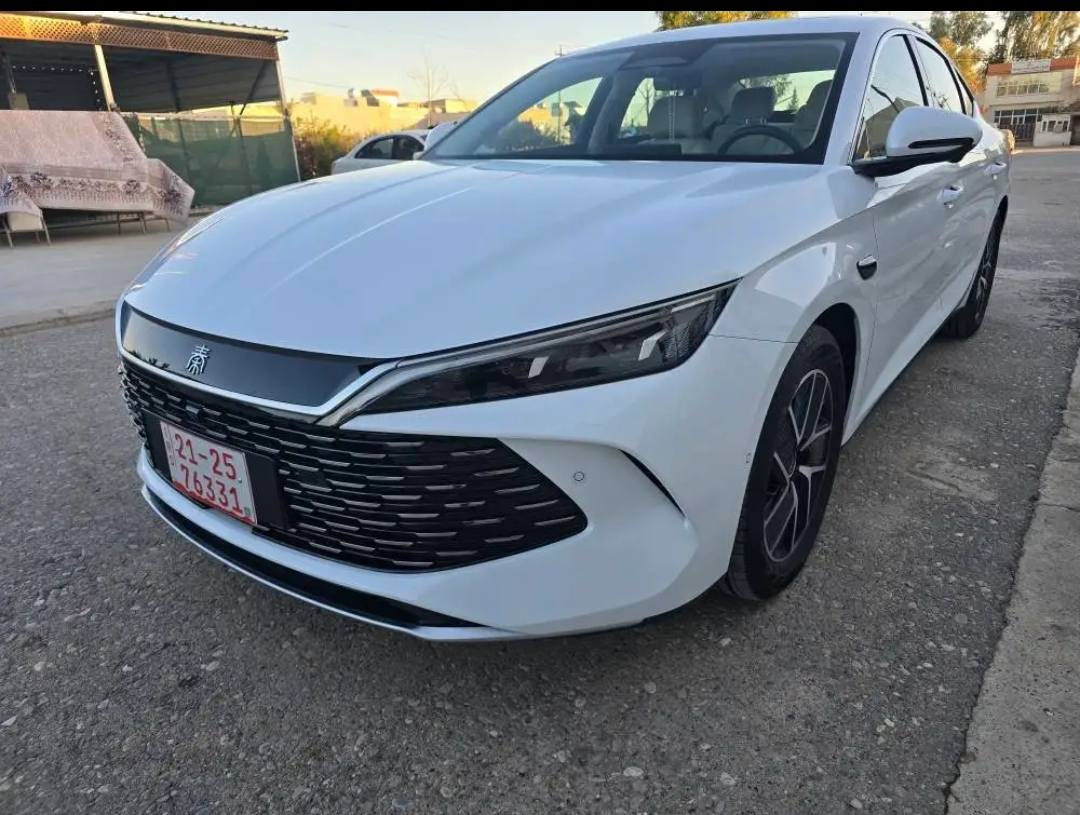 بۆ فرۆشتن: BYD Qin L 2025 - لوتکەی زیرەکی و سەلامەتی (١٣ کامێرا)
گرنگترین تایبەتمەندییەکان:

سیستەمی ١٣ کامێرا: بینینی ٣٦٠ پلەی تەواو، بینینی ژێر سەیارە (Transparent Body)، و سیستەمی تۆمارکردنی ڕووداوەکان.
سیستەمی راداری زۆر پێشکەوتوو

مۆدێل: ٢٠٢٥ (شێوەی نوێ) رەقەمکراوی هەولێر

ڕۆیشتوو: تەنها ٧٠٠٠ کم (زۆر پاک و بێ کێشە).

سیستەمی سووتەمەنی: هایبریدی PHEV (نەوەی پێنجەمی DM-i). ٨٠ کم تەنها بە شەحن دەڕوات و مەسرەفی بەنزینی لە سفر نزیکە.

ناوەوە: دیزاینی لۆکس و ڕەنگی سپی، لەگەڵ سەقف سلايد.

سەلامەتی: خاوەنی ڕاداری پێش و دوا، برێکی ئۆتۆماتیکی، و پاراستنی لایدان (L2 ADAS).

شاشە: شاشەی زیرەکی گەورە بە کوالێتی زۆر بەرز.

تێبینی: ئۆتۆمبێلەکە ٧٠٪ی ڕۆیشتنەکەی بە کارەبا بووە، واتە مەکینەکەی لەڕووی بەکارهێنانەوە وەک سفر وایە.

شوێن هەولێر
نرخ 178 $ مجال 
***********

نظام 13 كاميرا: رؤية محيطية 360 درجة، خاصية هيكل السيارة الشفاف (Transparent Body)، ونظام تسجيل الحوادث.

نظام رادار متطور جداً.

الموديل: 2025 (الشكل الجديد) - لوحات أربيل.

المسافة المقطوعة: 7,000 كم فقط (نظيفة جداً وبدون أي مشاكل).

نظام الوقود: هجين قابل للشحن (PHEV) بتقنية الجيل الخامس DM-i. تقطع 80 كم بالشحن الكهربائي فقط، واستهلاك البنزين شبه معدوم.
الموقع: أربيل

السعر: 17,800 دولار (مع مجال بسيط)

للتواصل: ***********
