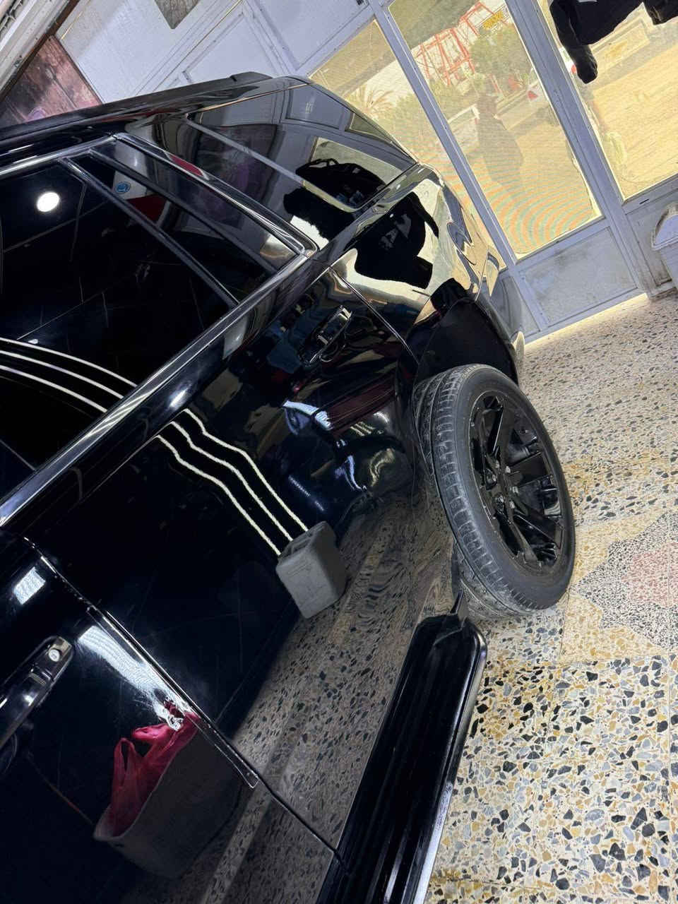 السلام عليكم تاهو موديل 2016
*أدوات دخول جديد 
*مواصفات السياره LT 
"ملكي كشنات جلد 
كشنات تدفئه تبريد
"سلايت روف 
"شاشه كبيره 
"كأمره دواره 
"مري شفط جنطه شفط
"رادار امامي
"سياقه ذاتيه
"تحكم جهتين 
"تشغيل عن بعد
"تبريد ثلج 
 ويل كب كروم
"السياره فول ماناقصها شي 
"جديده على وضع الشركه
"السعر165 مكان السياره (بصره)
الحادث سرقه الجاملغات الأماميات وتبديلهم بأصليات ونفس اللون
الاستفسار ***********
