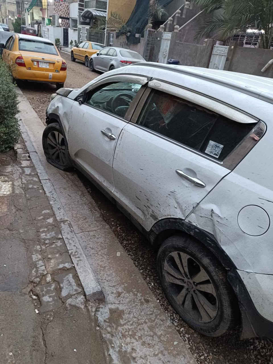 السلام عليكم 
مراوس فقط  ب fj
سبورتج 13 خليجي هذا حادثها ومعمرة كاملة وبيها منضومة غاز 60 لتر  ماشية 180 ومبدل محرك جديد  قبل فترة تبريد ثلج صدر نص عمر تايرات جدد شاشة وكامرة وكامره حوادث 
نقصها بس وحدة من الرولات بيها صوت تحتاج تبديل
داخل دوشمة جلد بيجي


**إذا كنت صاحب هذا الإعلان وتريد حذفه لأي سبب، رجاءا أرسل رسالة إلى الدعم الفني**