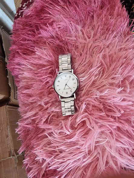 ساعات للبيع مال كله جديد كلمن وسعره
***********
