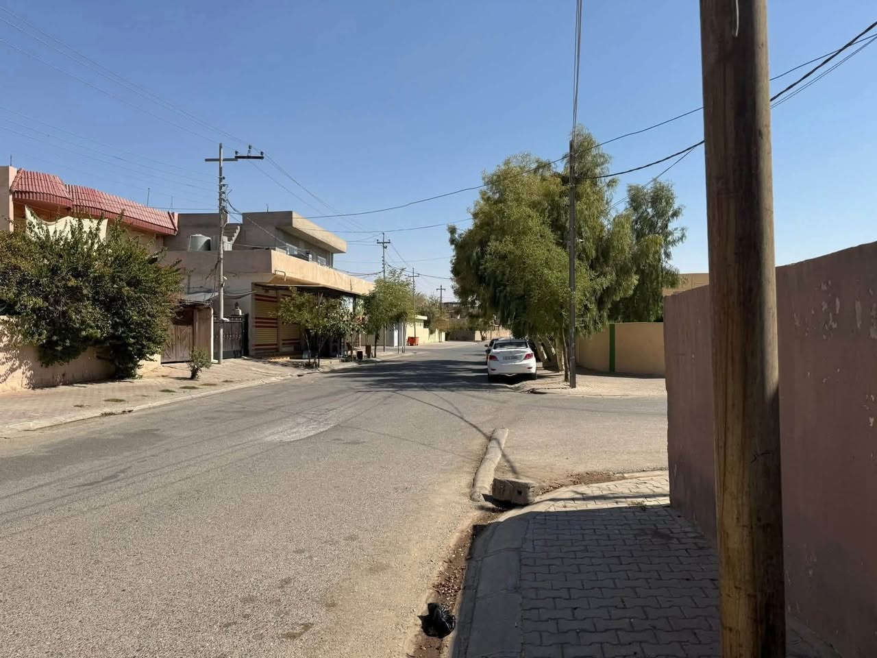 اعلان رقم (1686)📢📢📢
——————-
دار للبيع طابقين 
مساحة ٣٧٥ متر طابو صرف 
الموقع القادسية أولى
قرب مدرسة أصالة
قرب جامع عزيز گوميي
الموقع مميز جداً 
استفسار 
***********
***********
