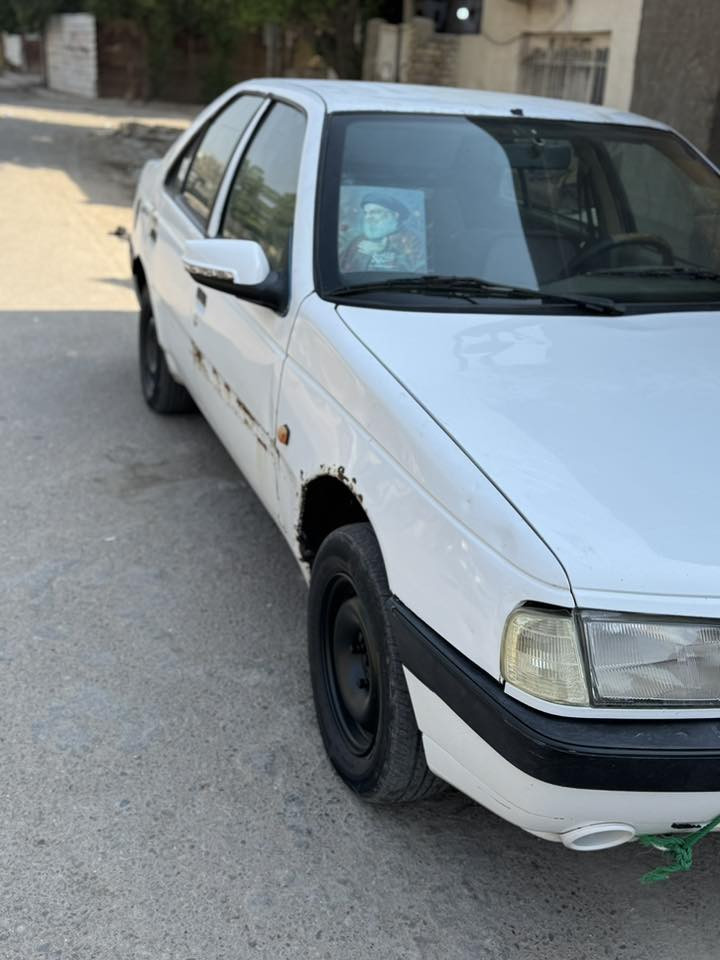 سياره بيجو ٤٠٥موديل ١٤ مكينه وكير فرنسي صارلي فتره من شادهن بيدي حداديه وتخم تاير هم مبدلهم ٤٠وبيه مجال قليل رقمه بصره سياره موجوده بل العماره راعيه وكلاله او مداور جاهز
***********
