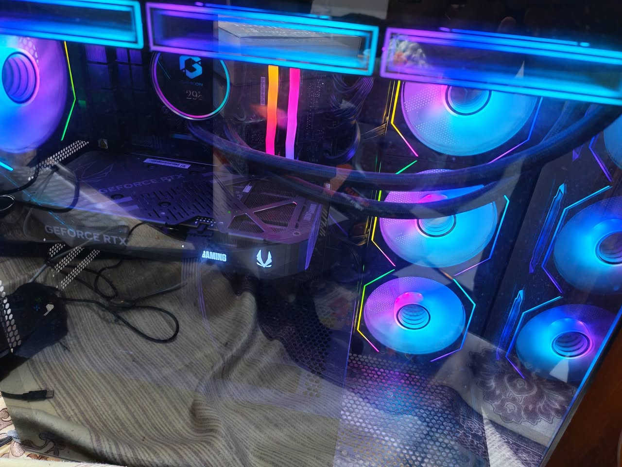 تجميعة مستخدمه 6 اشهر تقريبا للبيع
المواصفات 
5070 
B760 ASUS TUF GAMING
RAM T-FORCE 16*2 /6000
I5 14600K
M.2 SN5000 1T

COOLER GAMEON 360 
PSU thermalright 850GOLD
CASE SAMA

شاشة نظيفة مستخدمه سنة وشوي

MONITOR SAMSUNG ODYSSEY G7 LS32BG702

32" , 1MS , 144HZ , IPS , 4K , SRGB 98% , DISPLAYHDR 400 , HDR10+ , AND FREESYNC PREMIUM PRO , GSYNC COMPATIBLE , LOW BLUE LIGHT , GAME MODE , SMART

سبب البيع محتاج فلوسهن

الي يعرف بالمستخدم يقيم واكون ممنون


**إذا كنت صاحب هذا الإعلان وتريد حذفه لأي سبب، رجاءا أرسل رسالة إلى الدعم الفني**
