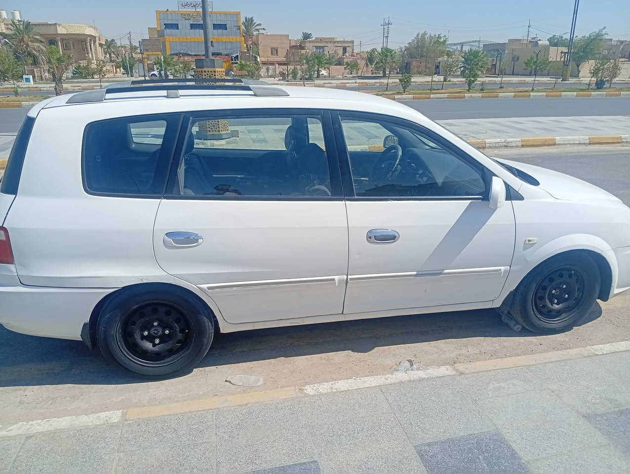 السلام عليكم كيا كارينز ٢٠٠٦ ذي قار أبيض خليجي 7 راكب للاستفسار أكثر الاتصال على  ***********.     السعر ٧٥ مكينه توه شاده حاويه
