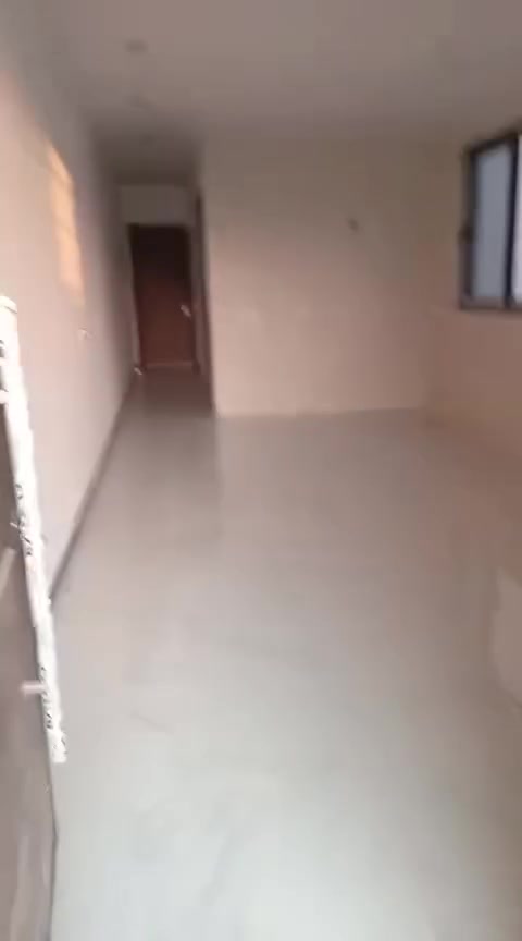 بيت طابق ارضي جديد غرفتين نوم وساله ومطبخ وخدمات بلمعلمين قريب ع السقيفه إيجاره ٦٠٠للاستفسار ***********
