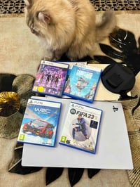Ps5 للبيع  بعده جديد مستخدم كلش قليل  والأقراص انطيهم وياه  سعره 800  ...
