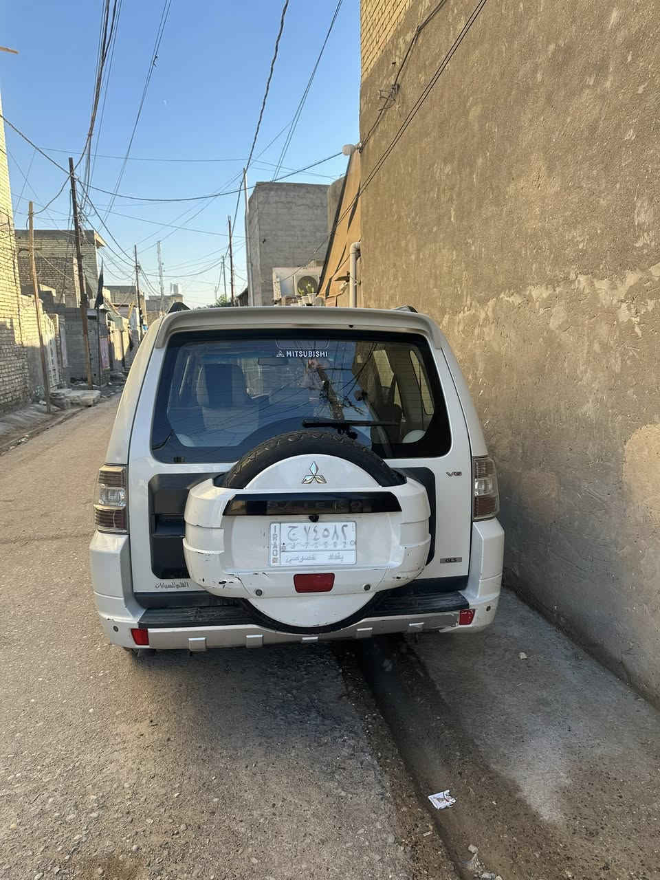 لسلام عليكم
باجيرو حبتور 2010 خليجي مكفوله كفالة عامه 
من الصبغ أو ضربة ويه . سعر 150 بيها مجال بسيط 
 رقم بغداد الماني بأسمي 
المواصفات 
فتحة بالسقف
كشنات جلد  
شاشة اندرويد 
تحكم كشنات كهربائي 
مكان السيارة  بغداد 
للاستفسار الاتصال بالارقام التالي
***********
