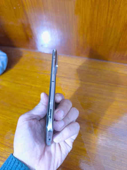 ريد ماجيك 6 ار ذاكره 256 الرام 12 مثل ما موضح بالصور بدون ملحقات السعر 250 اي استفسار اتصل***********
