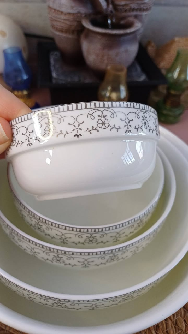 💖 جمااااال الابيض المطعم بالفضي الامع 💖💖💖
سيت كاسات متدرجة من الاكبر للاصغر مع غطا للكاسة الكبيرة العدد ٥ ومع الغطا ٦ قطع ب٦٠٠٠
مع ٢ مثارد ايضا ابيض مطعم فضي لامع ثنينهم ب٤٠٠٠ فقطط 
الي يعرف بالماركات راح يفهم جمال هذه القطع الانيقة الفاخرة 🦚🦚


**إذا كنت صاحب هذا الإعلان وتريد حذفه لأي سبب، رجاءا أرسل رسالة إلى الدعم الفني**