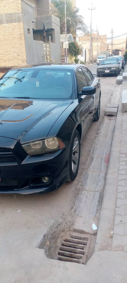 جارجر ٢٠١١ فقط باب السايق بيها والباقي كفاله
 محرك ٣.٦
رقم اربيل دولي 
سنويه ٢٠٢٧
مكاني نجف 
‏‪***********‬‏
